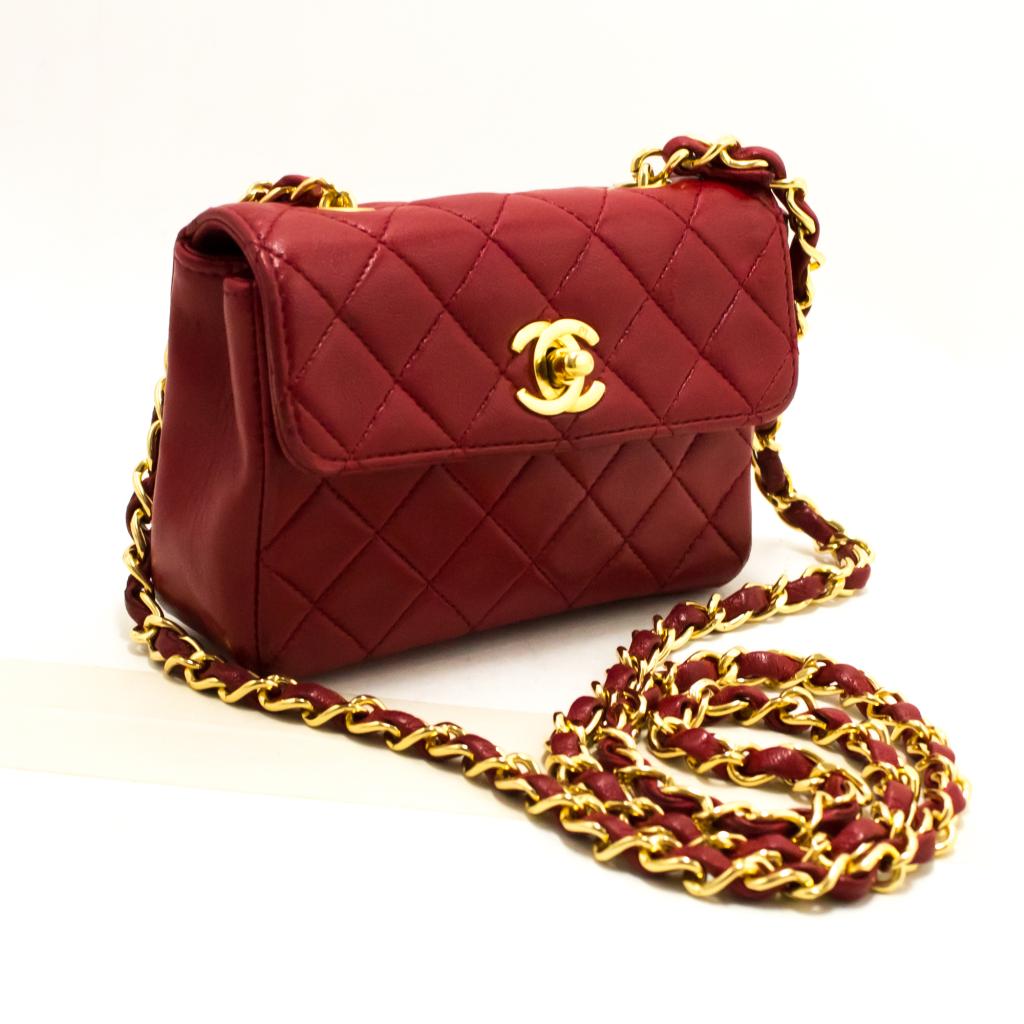 Most Popular Chanel Crossbody Handbags | Paul Smith